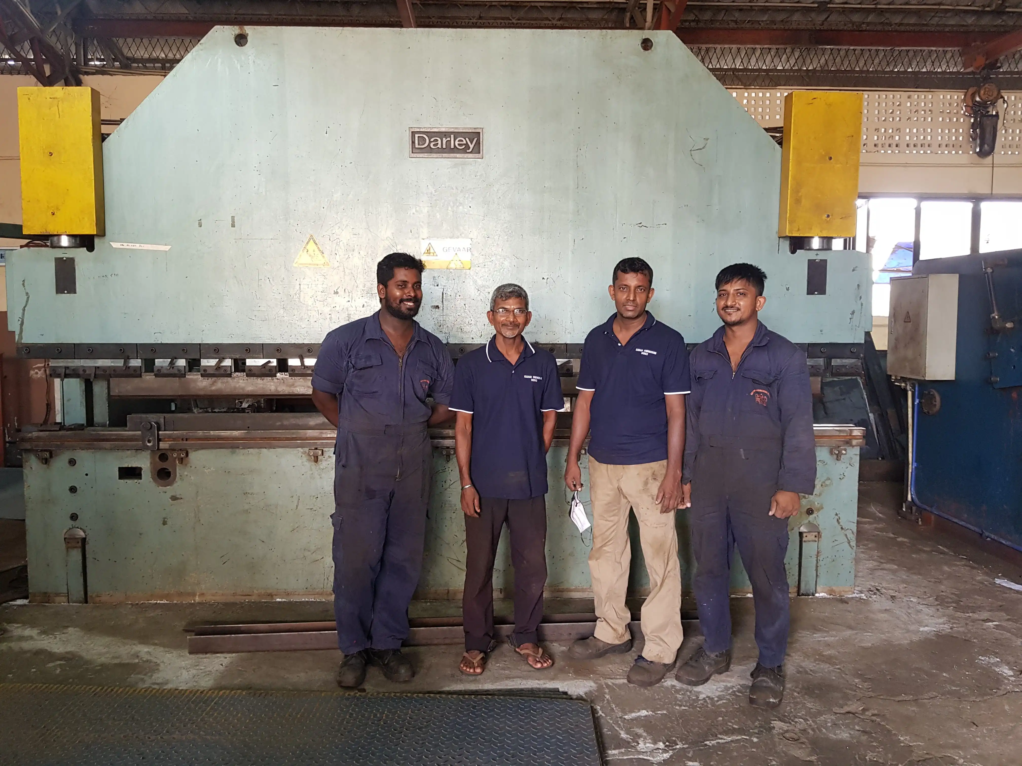 {{ config.defaultImgAlt }}