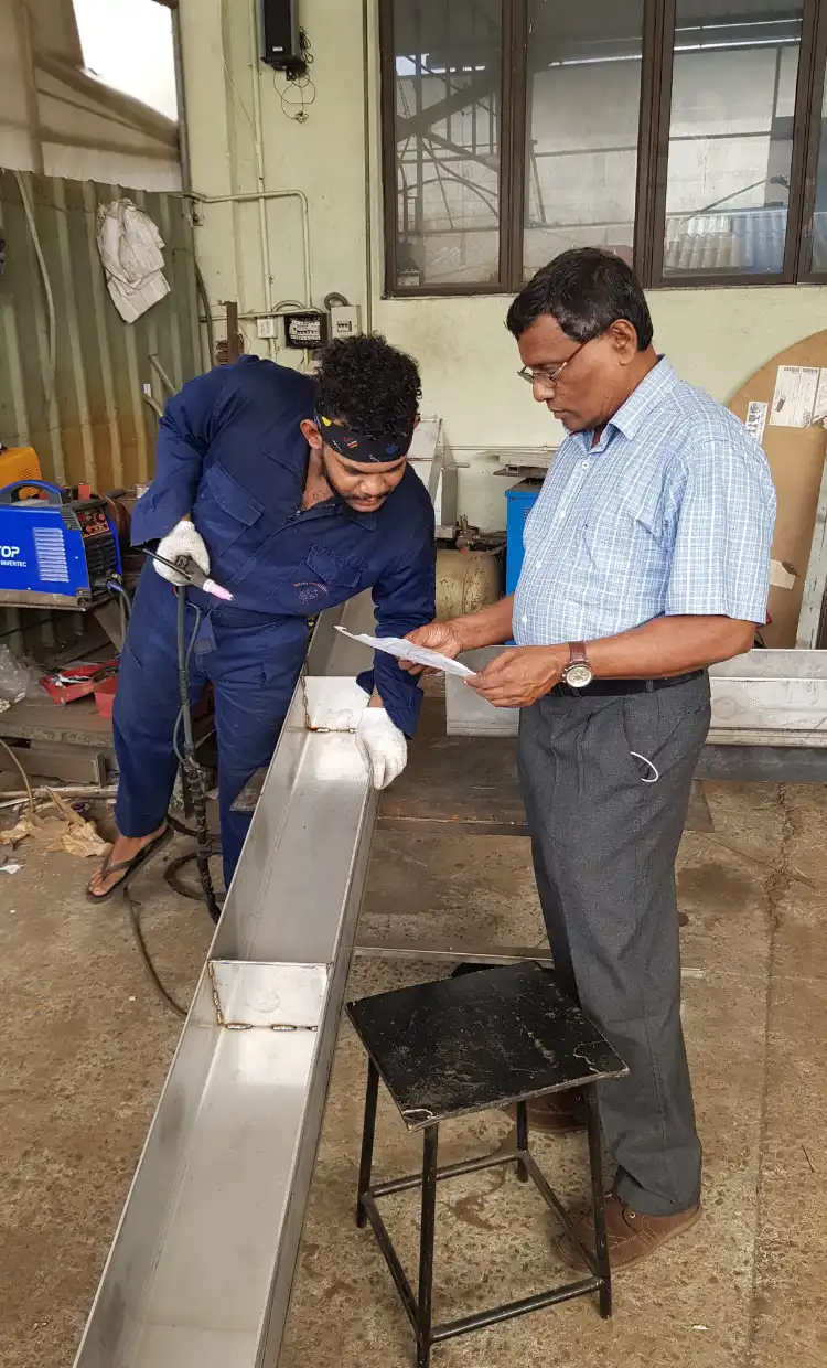 {{ config.defaultImgAlt }}